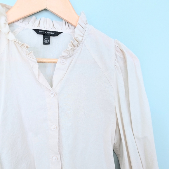 Banana Republic Light Tan Top - Picture 2 of 5